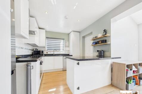 Open Plan Kitchen/ Dining / Living space