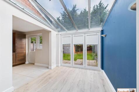 Conservatory Style Dining Area