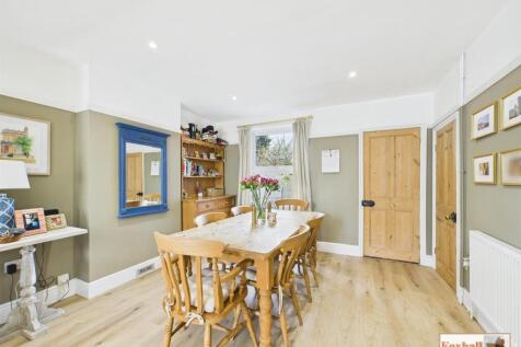 Lounge / Dining Room