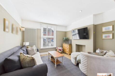 Lounge / Dining Room