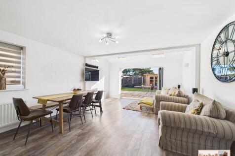 Kitchen / Dining / Family Area