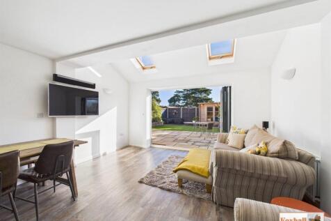 Kitchen / Dining / Family Area