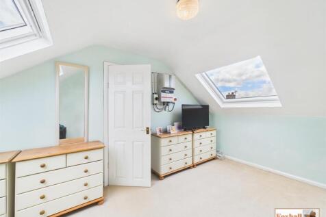 Walk-in Closet / Further Office