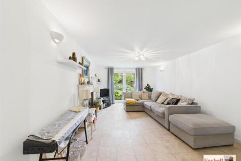 Lounge / Dining Room