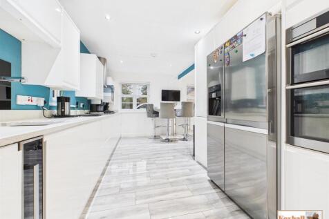 Kitchen / Breakfast Room