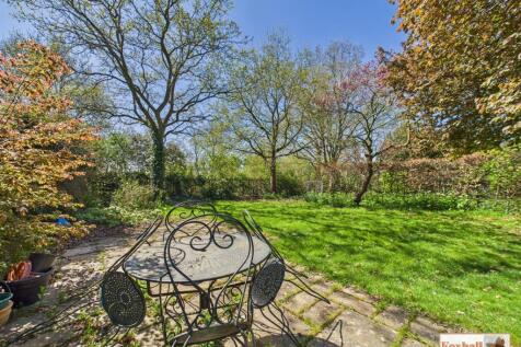 Rear Communal Garden
