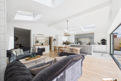 Kitchen / Dining / Family Room