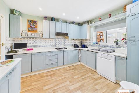 Kitchen/Breakfast Area