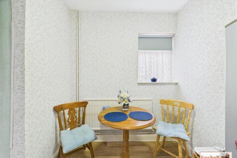 Kitchen/Breakfast Area