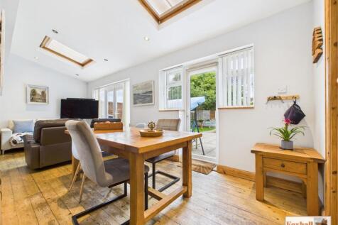 Dining/Snug Area