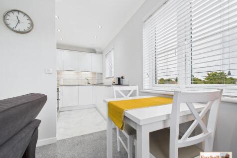 Lounge / Dining Kitchen Area