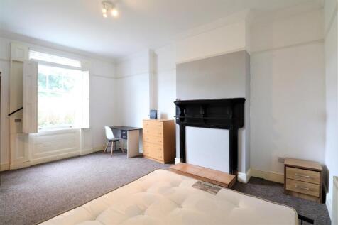 Ground floor room 2