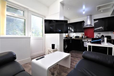 Kitchen/ Lounge