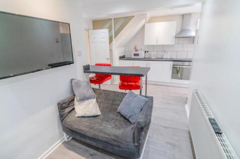 Kitchen/ Living Room