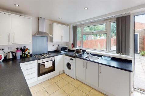 Kitchen/ Lounge