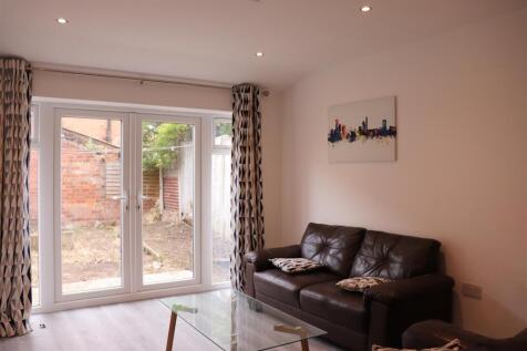 Kitchen/ Lounge