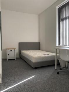 1st floor rear bedroom