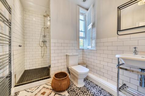 1382449-1-691b4f5...