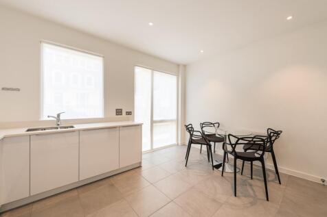 Eat-in Kitchen