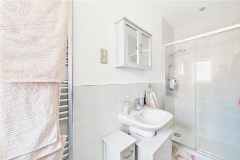 Ensuite Bed 1