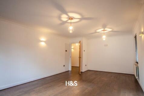 8 alderwood lounge.jpg