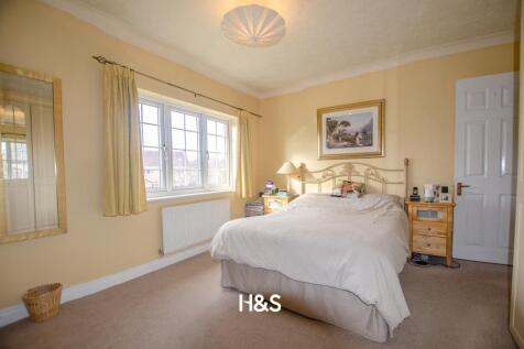 7 Boningale - Bedroom.jpg