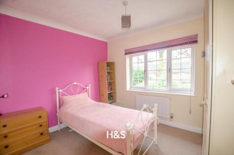 7 Boningale - Bedroom 2.jpg