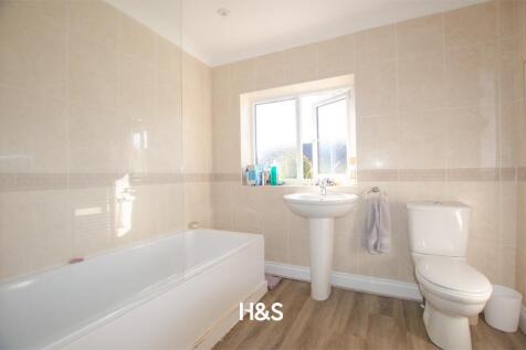 8 Pembridge New - bathroom.jpg