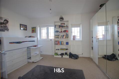 8 Pembridge New - bed 3.jpg