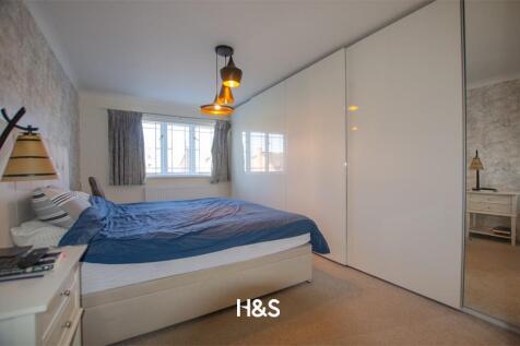 8 Pembridge New - bed1.jpg