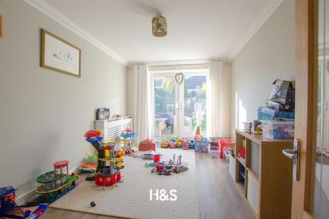 8 Pembridge New - dining.jpg
