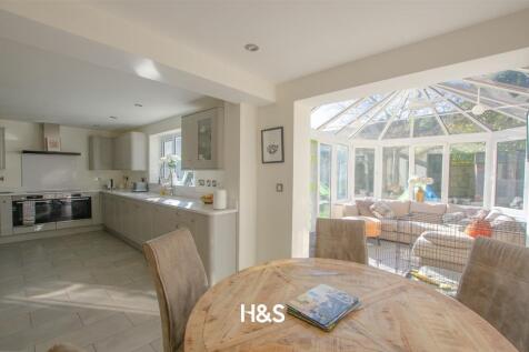 8 Pembridge New - kitchen 1.jpg