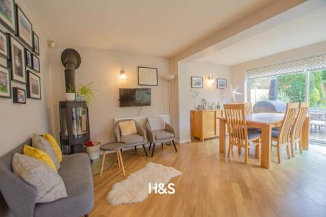 6 Starbold - dining area 2.jpg