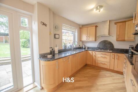 6 Starbold - kitchen..jpg