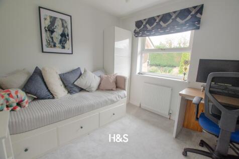 6 Starbold - bedroom 3.jpg