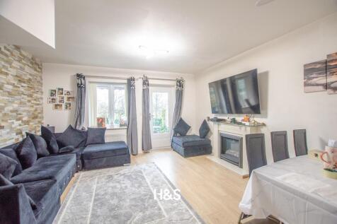 Parkgate mews - lounge.jpg
