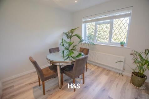 19 friary avenue - dining room..jpg