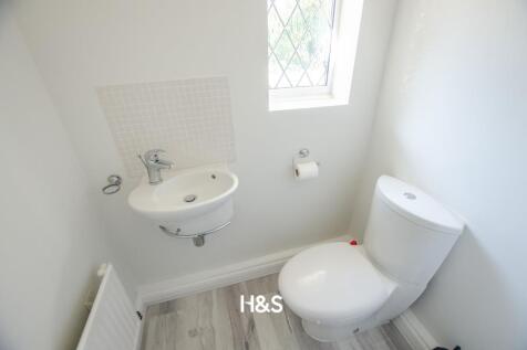 19 friary avenue - wc.jpg