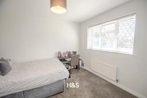 19 friary avenue - bedroom....jpg