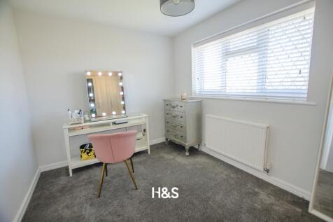 19 friary avenue - bedroom.jpg