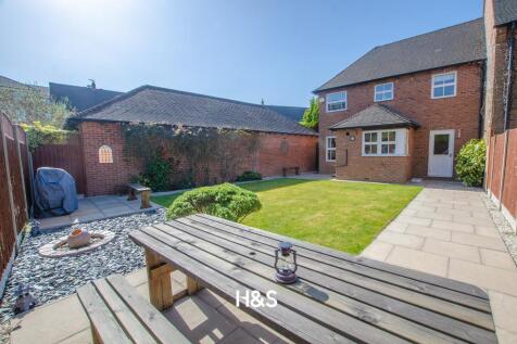 7 packmores - rear garden..jpg
