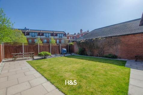 7 packmores - rear garden....jpg
