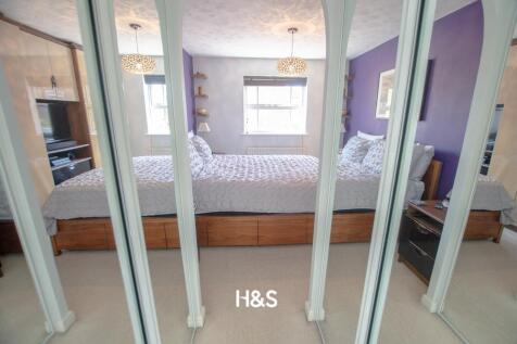 7 packmores - dressing area.jpg