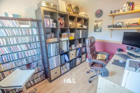 7 packmores - bedroom 3.jpg