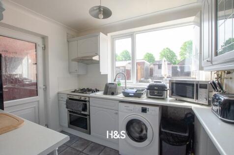 85 Berryfield - kitchen2.jpg