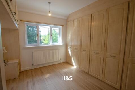 82 Kineton Green - bed 2.jpg