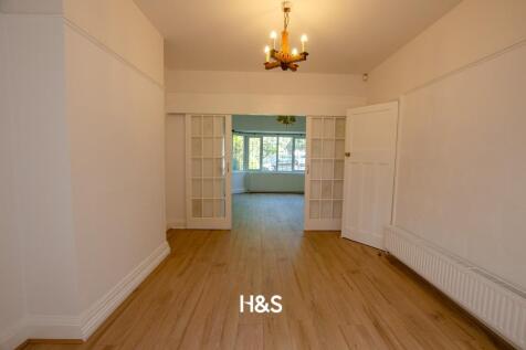 82 Kineton Green - diner.jpg