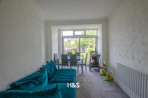 43 Rock Grove - dining room.jpg