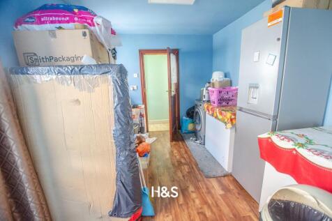 39 Esme Road - utility.jpg