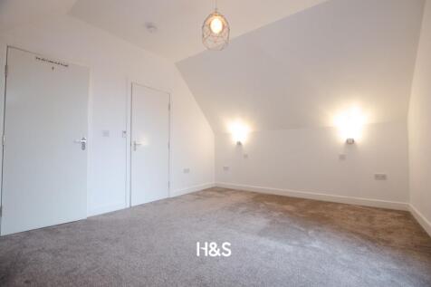 The gables - bedroom 1....jpg